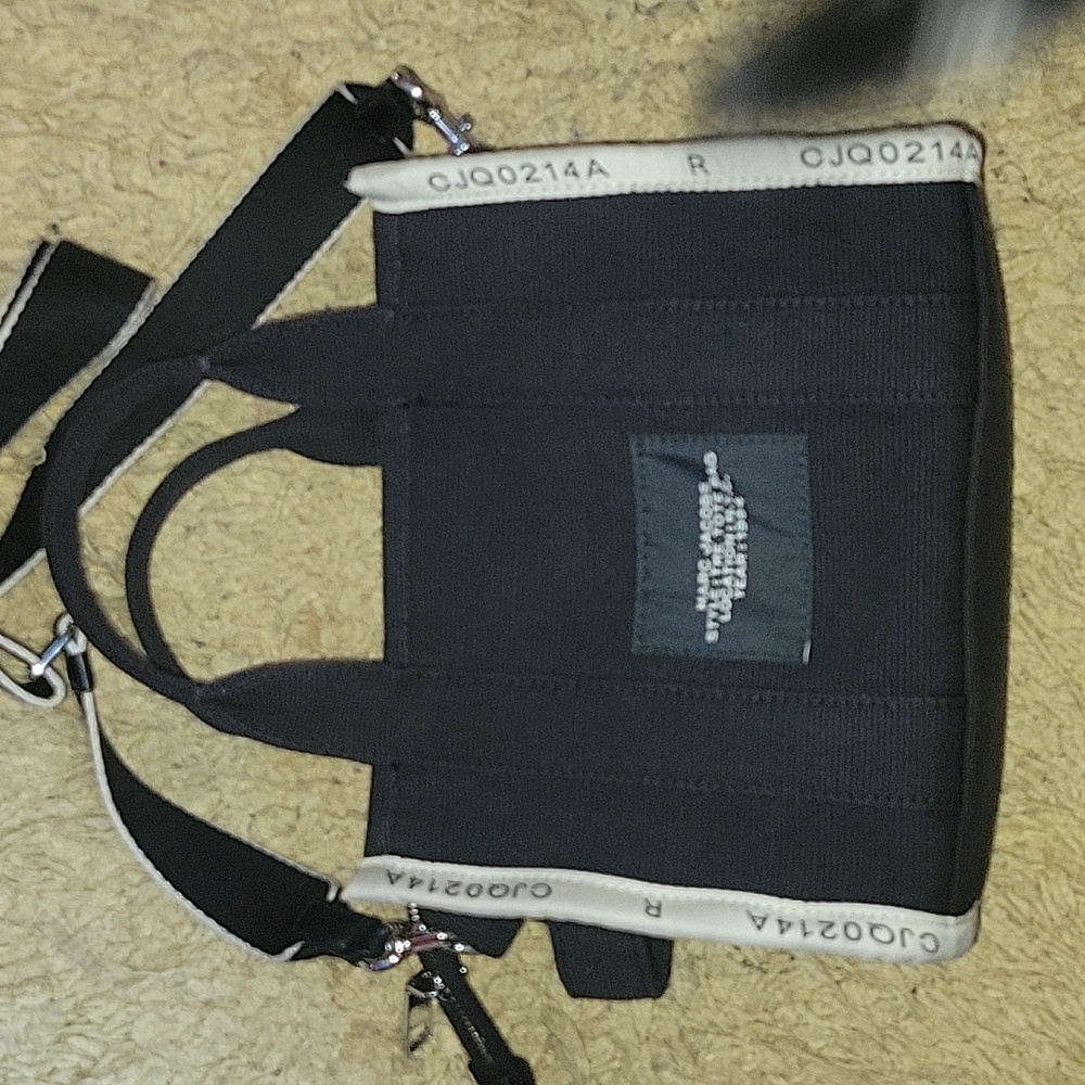 Marc Jacobs Black and White Tote Bag - Picture 3 of 12